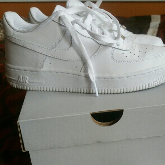 Shoes - Picture 2 of 3